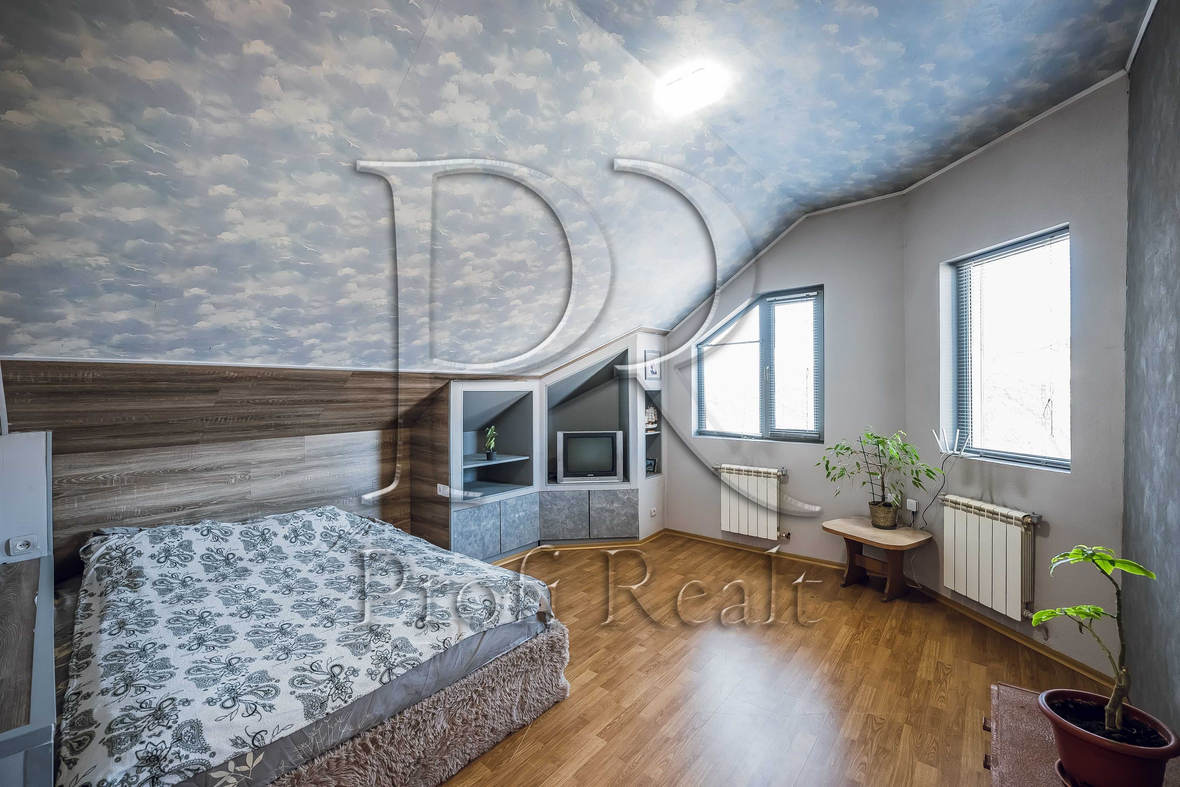 Продаж будинку 175 кв.м. в Дарницькому р-н, метро Славутич, Осокорки