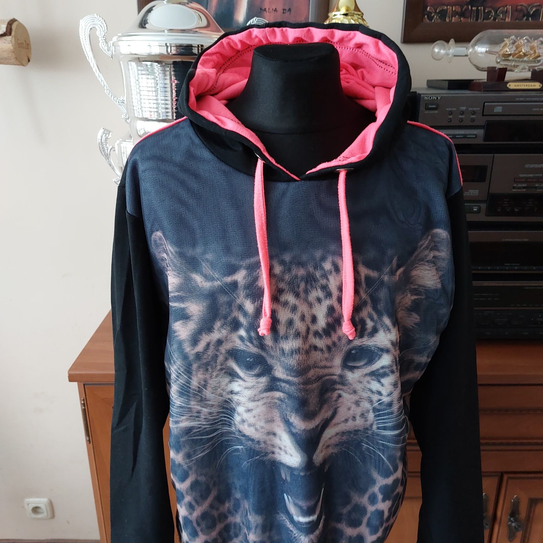 Dziewczęca bluza z kapturem z aplikacją tygrysa 3D  Rozm. 158 - 164 cm