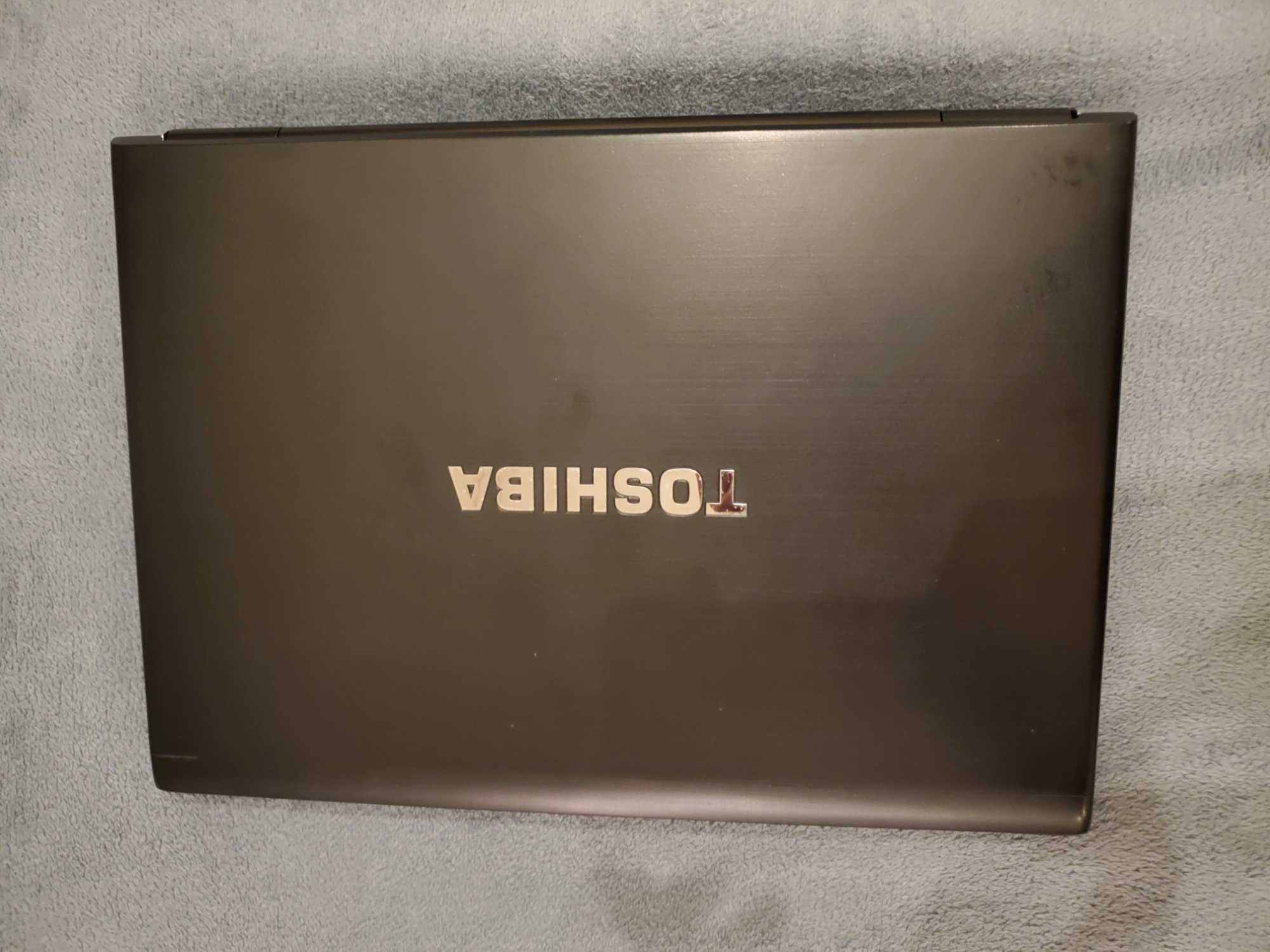 Toshiba Portege R700 (Ecrâ 13,3", Processador i7-620M, 8Gb Ram)