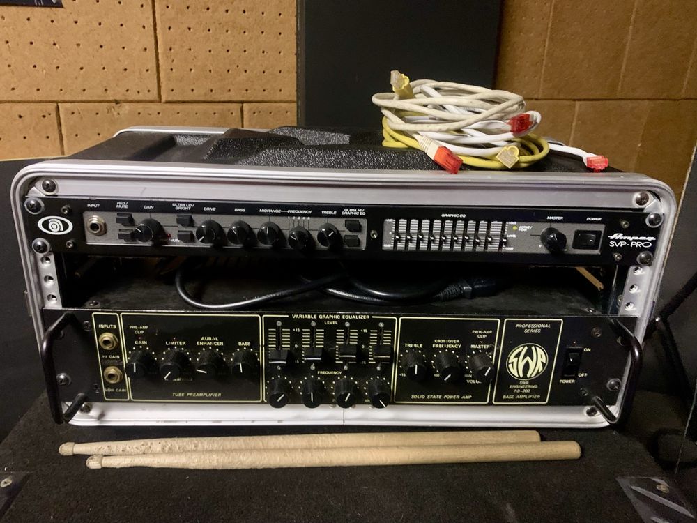Ampeg SVP-PRO preamp lampowy do gitary basowej