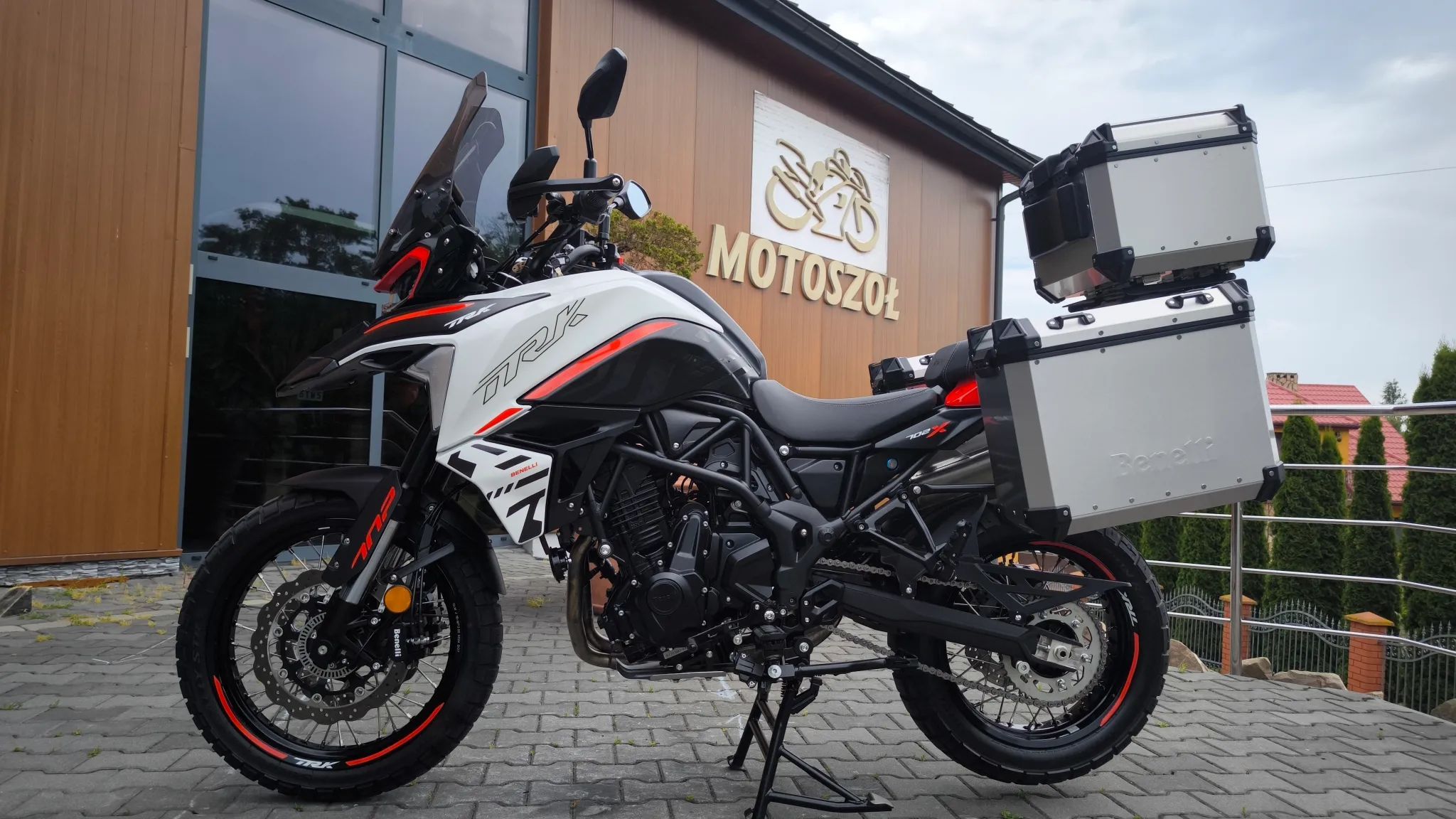 Benelli TRK 702X Trzy kufry 2024 rok BENELLI TRK 702 ABS dodatki jak nowy
