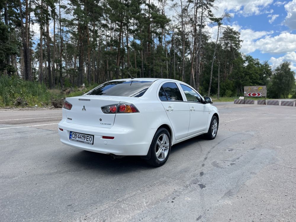 Продам автомобіль Mitsubishi Lancer