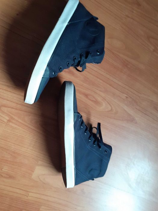 Botas novas da marca americana Volcom