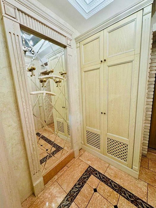 Ярославська, історичний центр, Поділ 2-к. квартира. Оренда