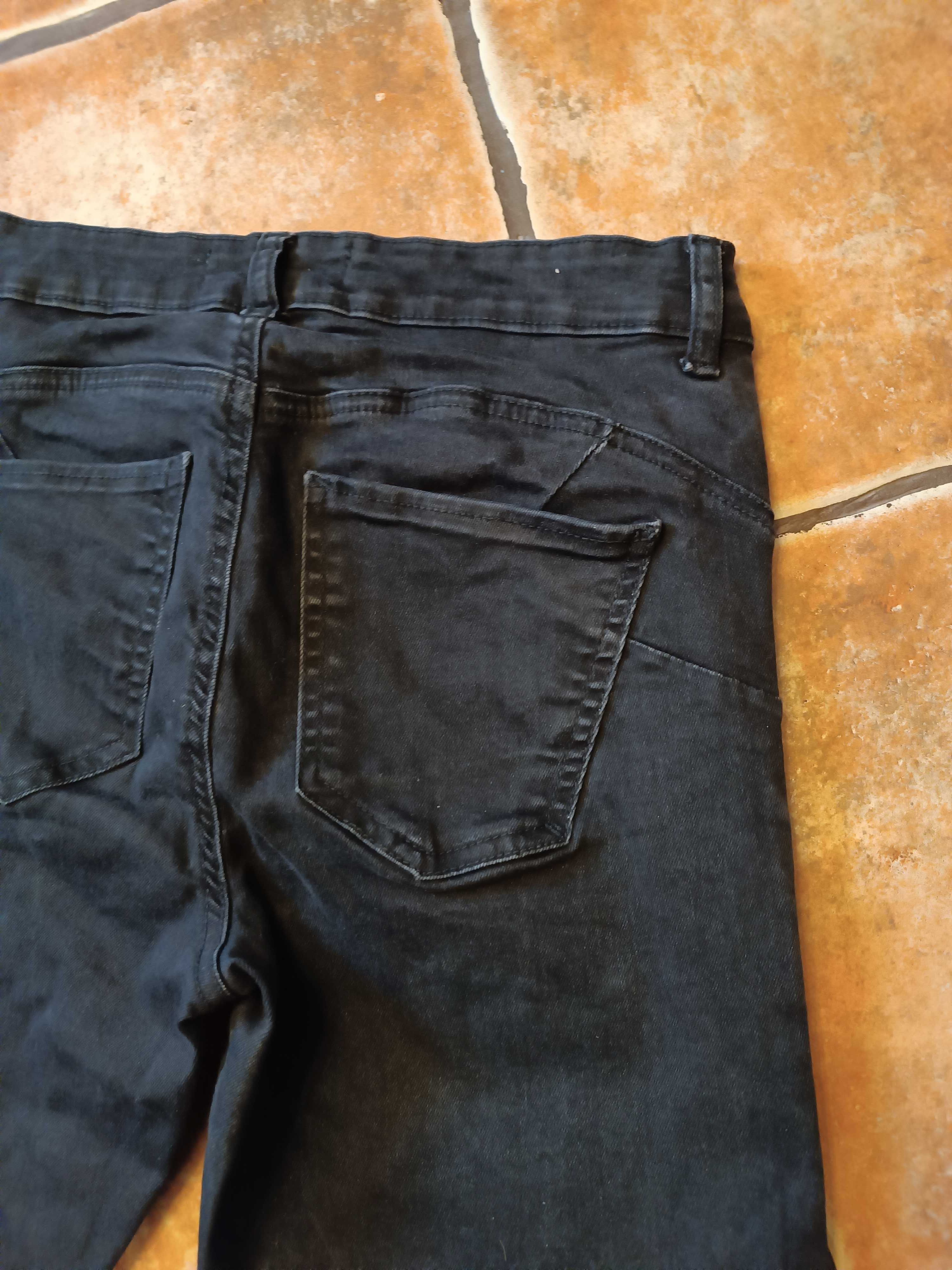 Czarne jeansy push up rurki Reserved slim 36 skinny
