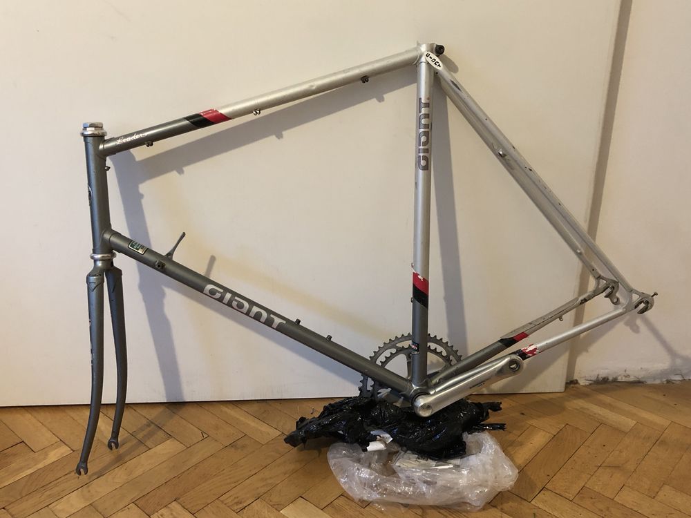Rama rowerowa Giant Leader- Cr-Mo, stery Shimano 600