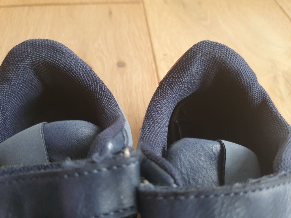 Półbuty trampki adidasy chłopięce granatowe In Extenso 32