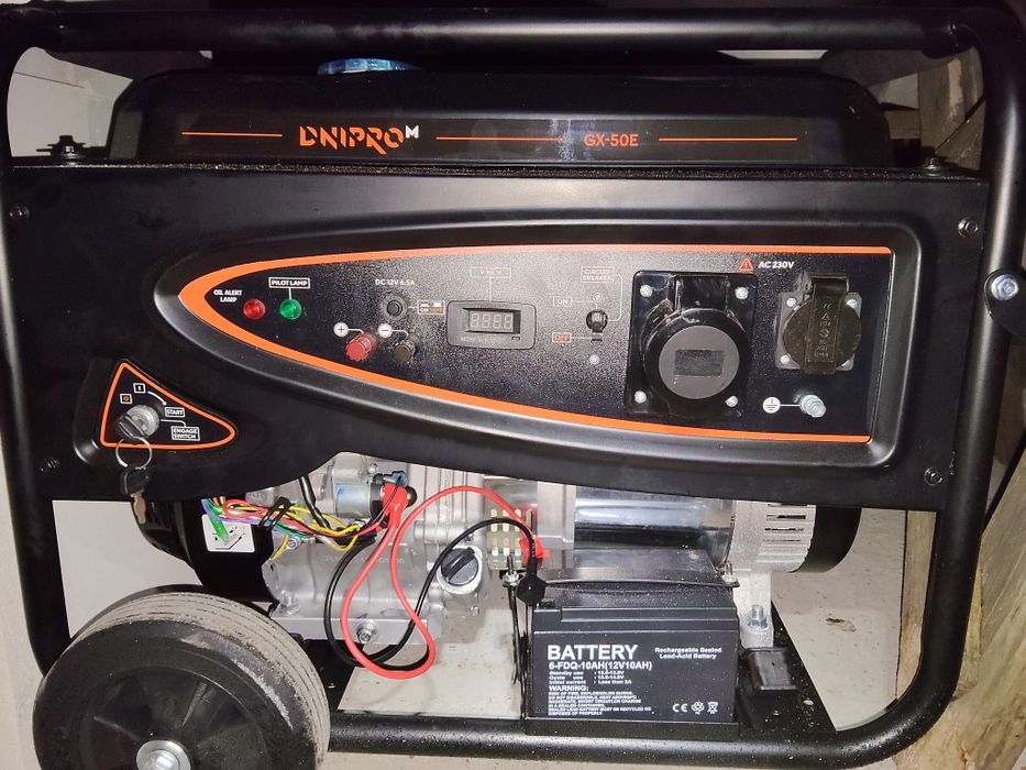 Продам бензогенератор Днипро -м 5.5 кВт