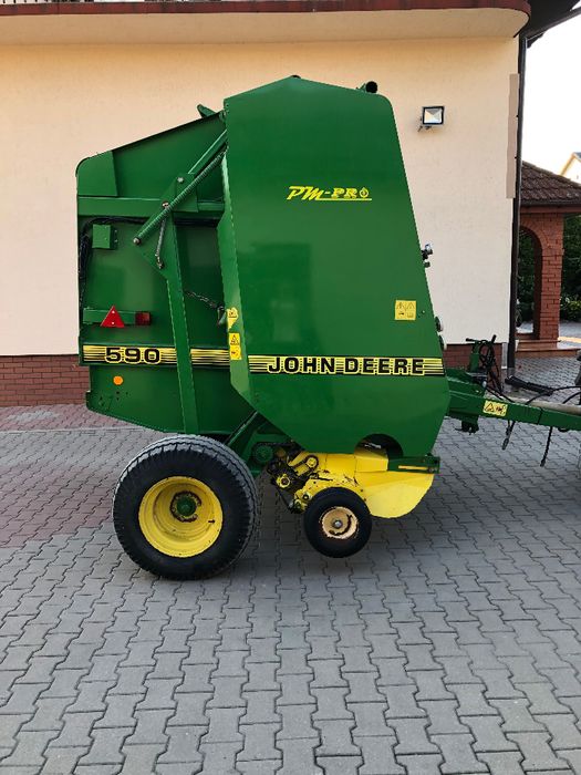 Prasa John Deere 590