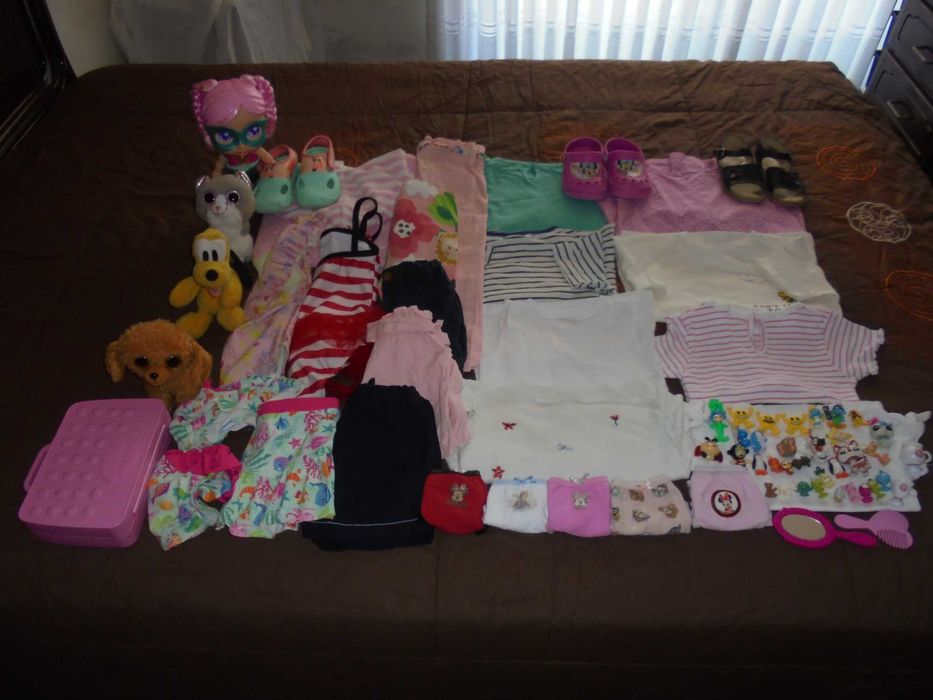 lote de roupa de menina o calçado