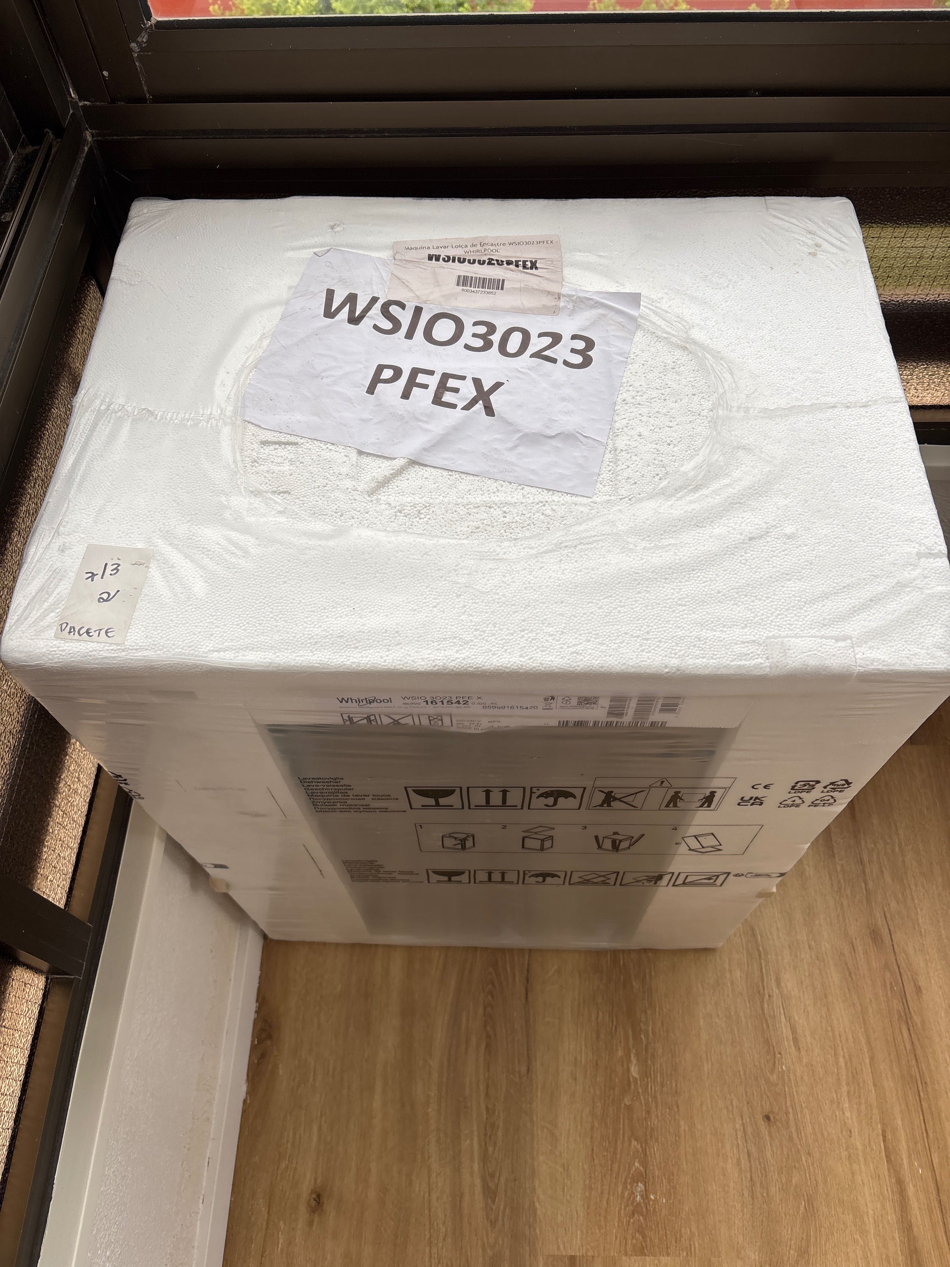 Maquina Lavar Loiça de Encastre  SLIM - WHIRLPOOL