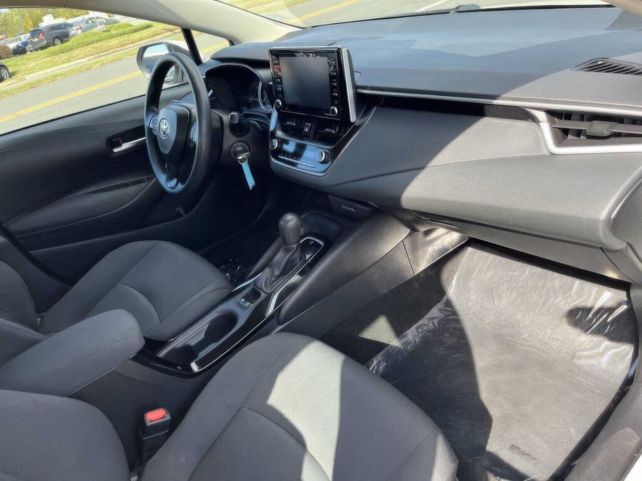 Toyota Corolla LE      2021
