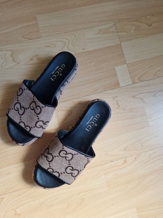 Klapki Gucci Italy
