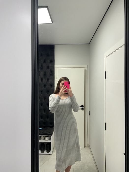 Жіноча сукня сіра