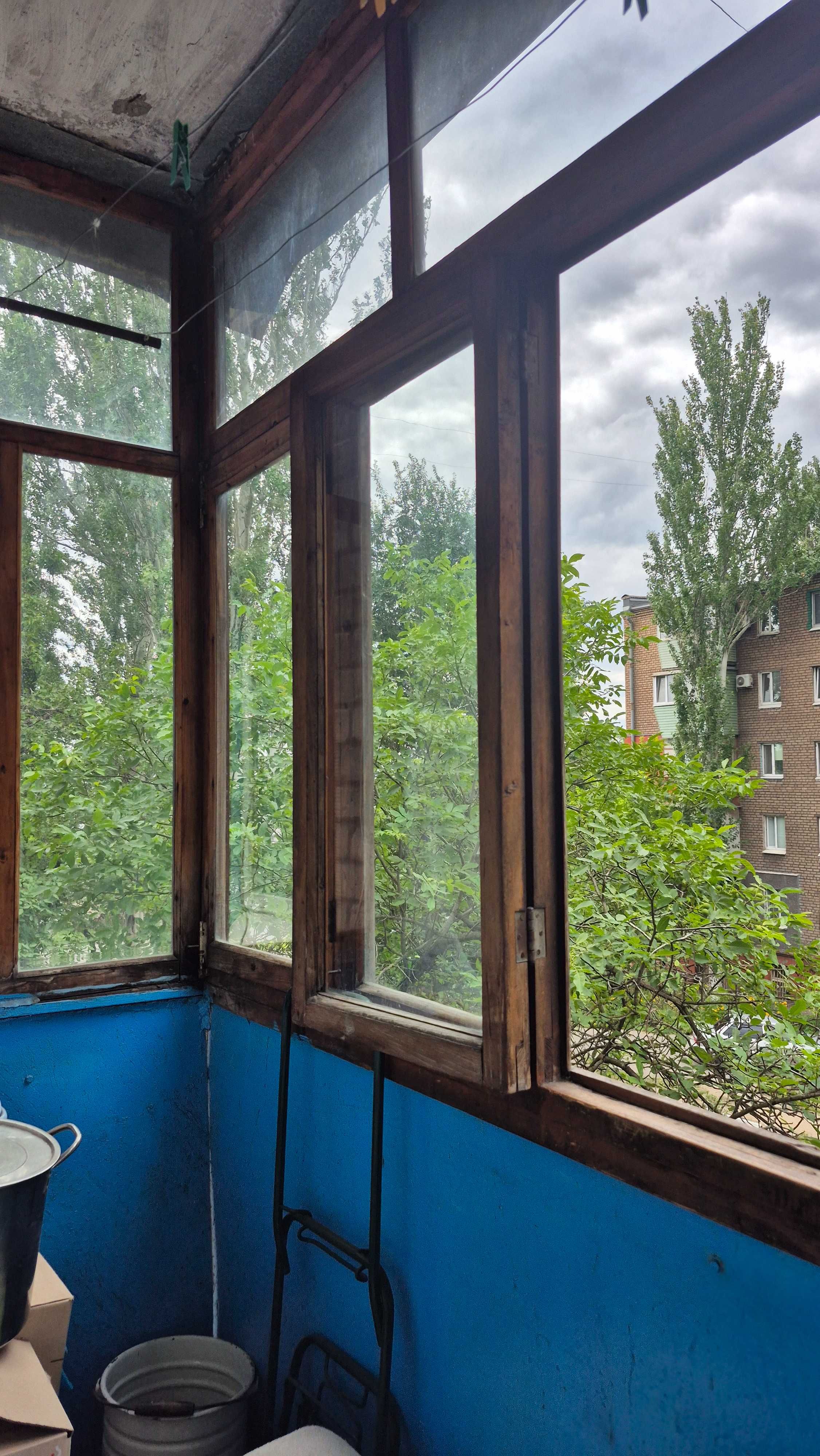 *3-кімнатна квартира з ремонтом, по вул. Демократична