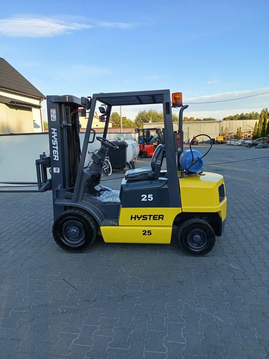 Sprzedam wózek widłowy HYSTER udz 2,5 tony tripleks przysow boczny