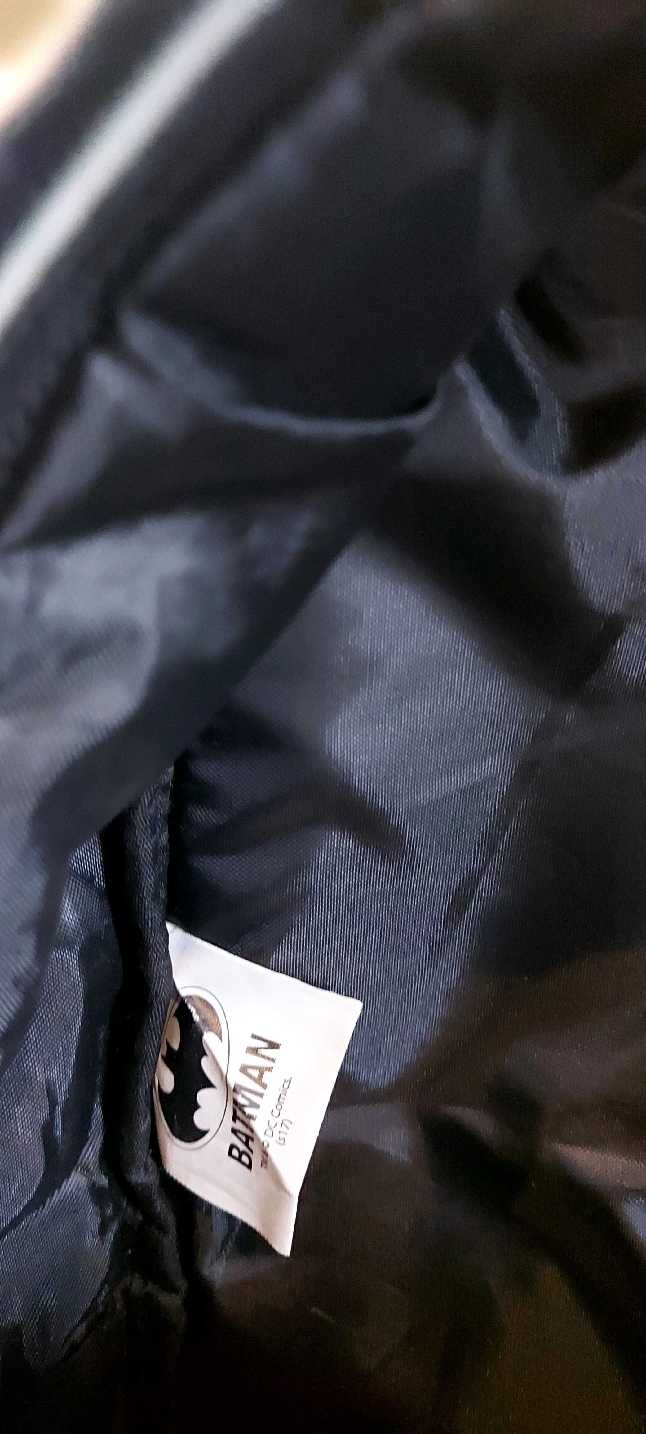 Mochila escolar preta do Batman
