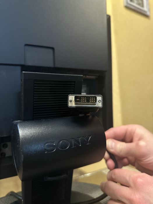 Монітор Sony SDM-X73