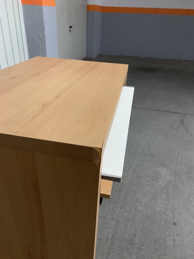 Mesa de computador (em madeira)