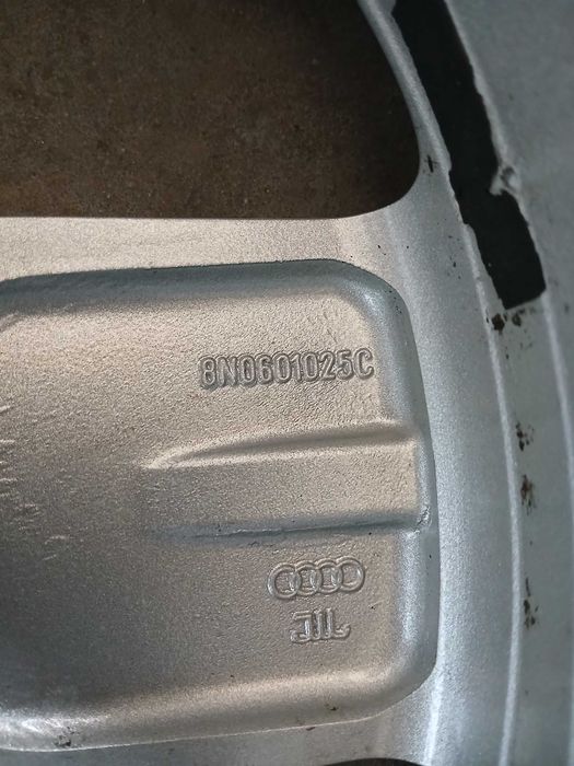 Felgi aluminiowe Audi TT A3 5x100 7j16 et31 ch 57,1 oryg vw skoda 8n0
