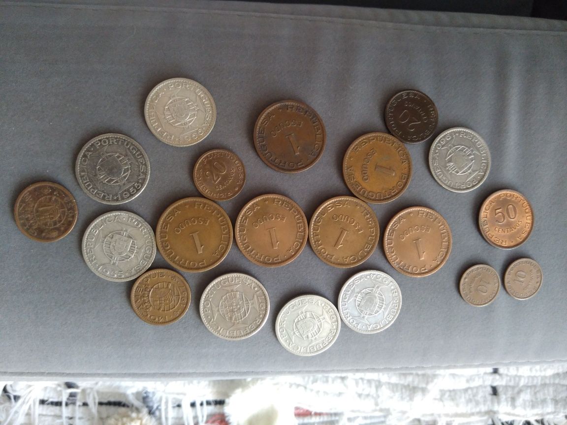 Lote de moedas de Moçambique
