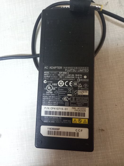 Zasilacz fujitsu 19v 4,22a sprawny