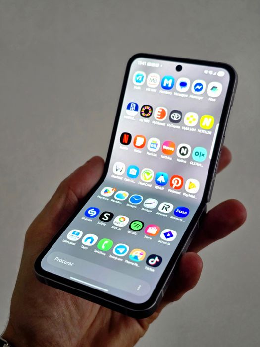 NOVO - Samsung Z Flip 6 256 GB - Galaxy watch 7 FE