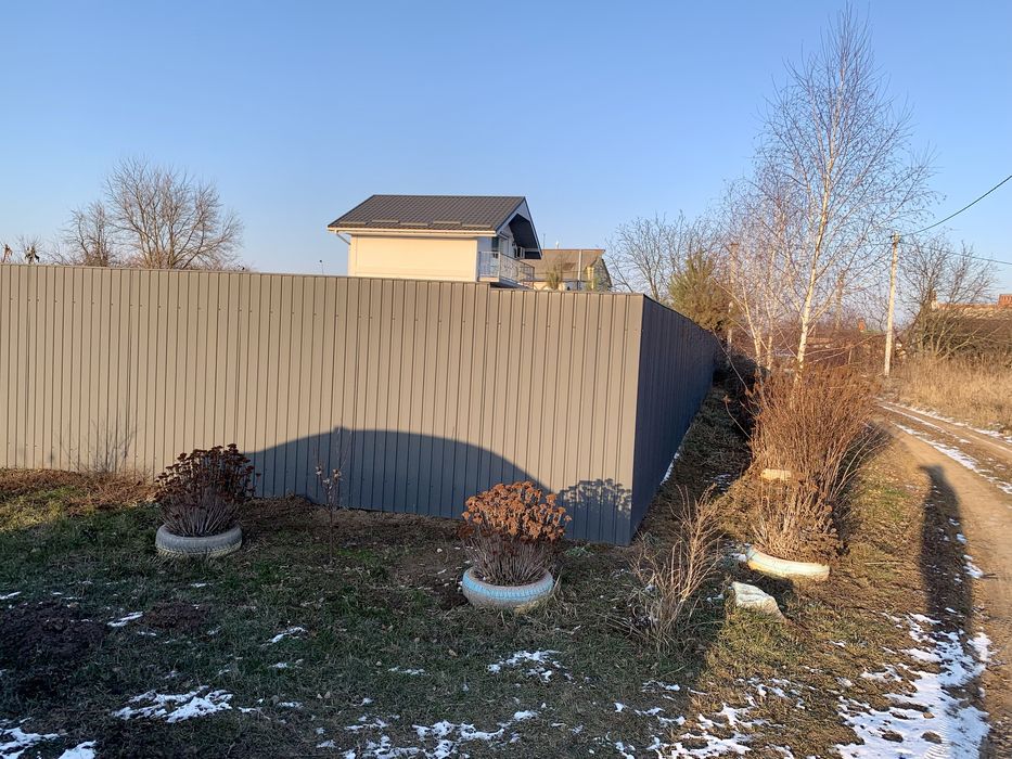 Велика земельна ділянка у місті Рибці вул. Перепелина 7 а власник