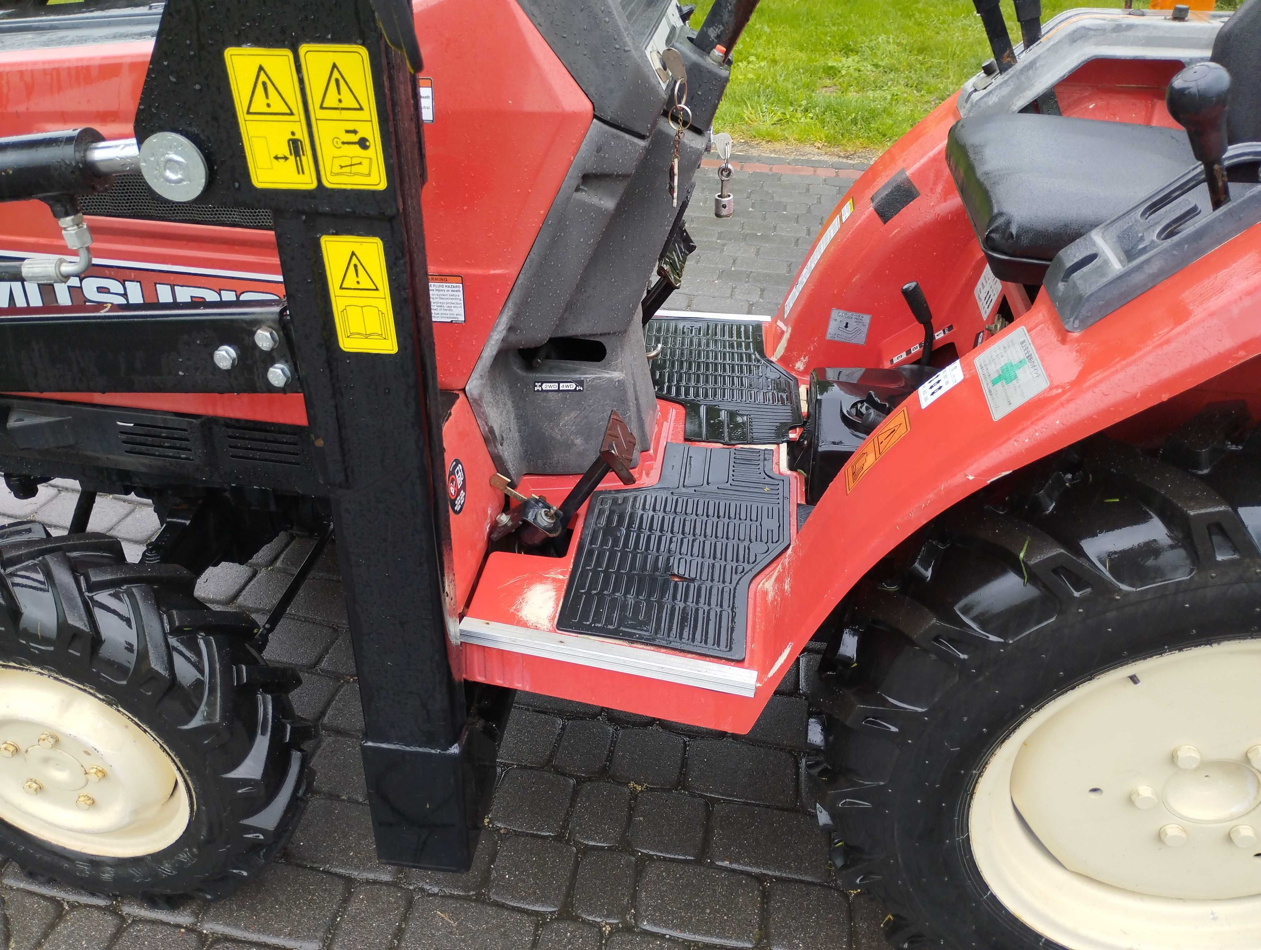 Mini traktorek 4x4 Mitsubishi MT !6