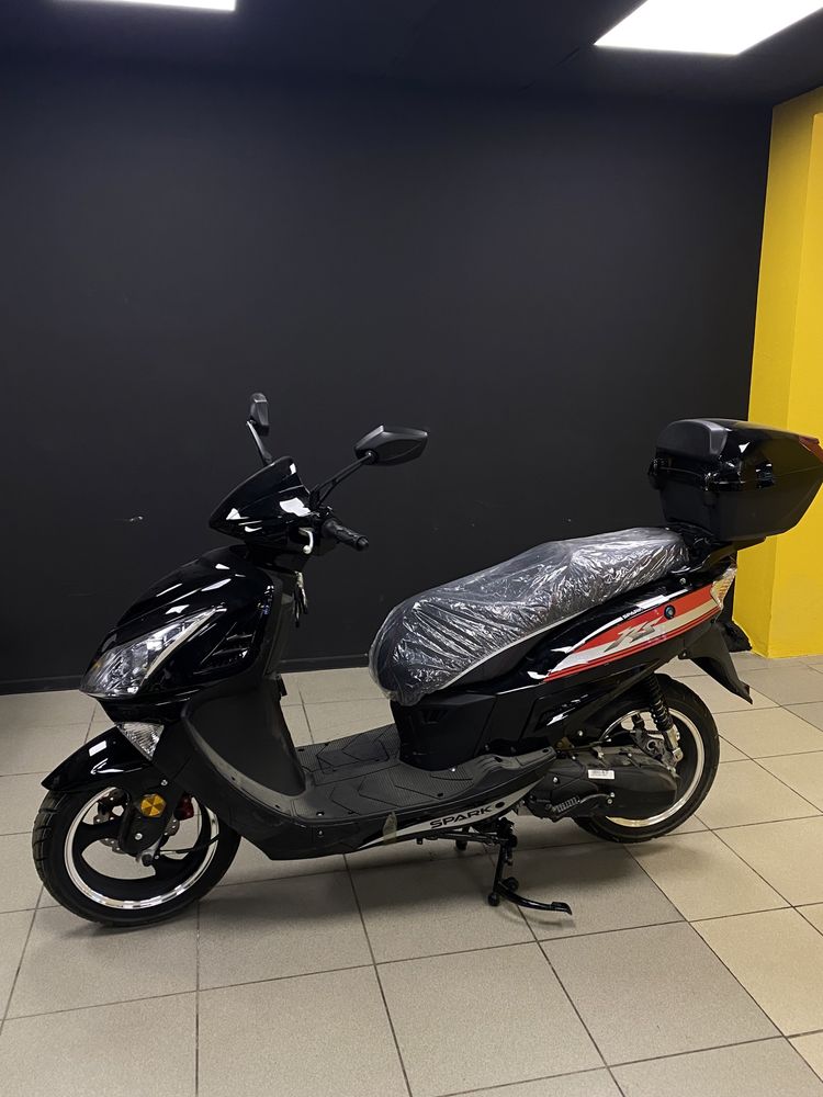 Скутер SPARK SP150S-17R