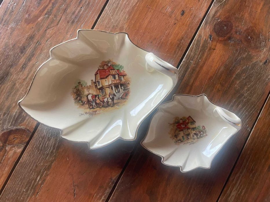 2 Pratos de Porcelana Crown Devon Coaching Days Inglaterra anos 30-40