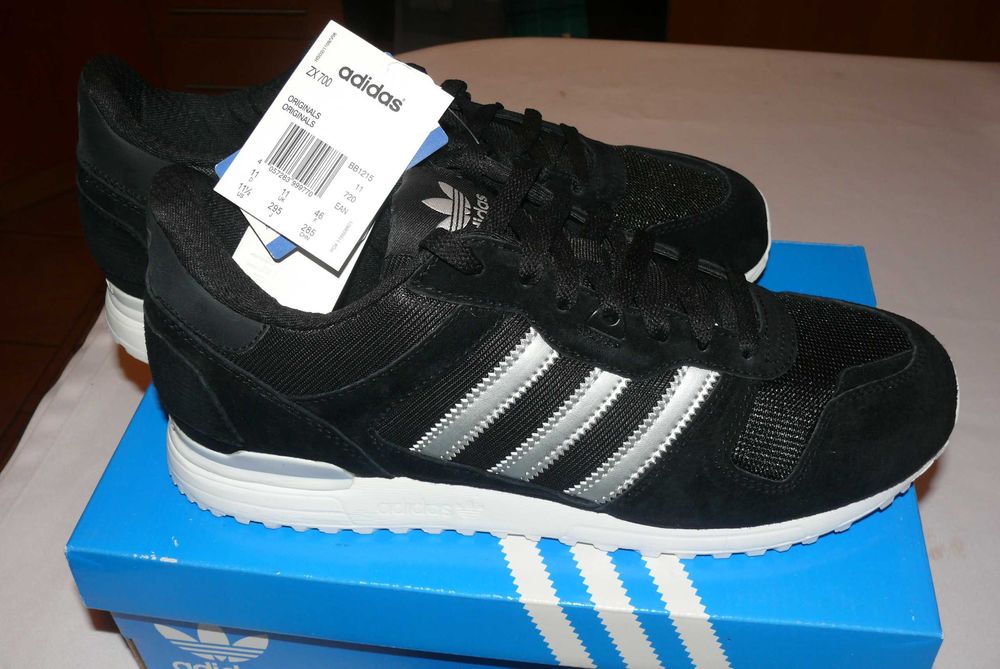 Buty Adidas ZX700 Oryginalne BB1215 Czarne  45 1/3 EU   29 CM