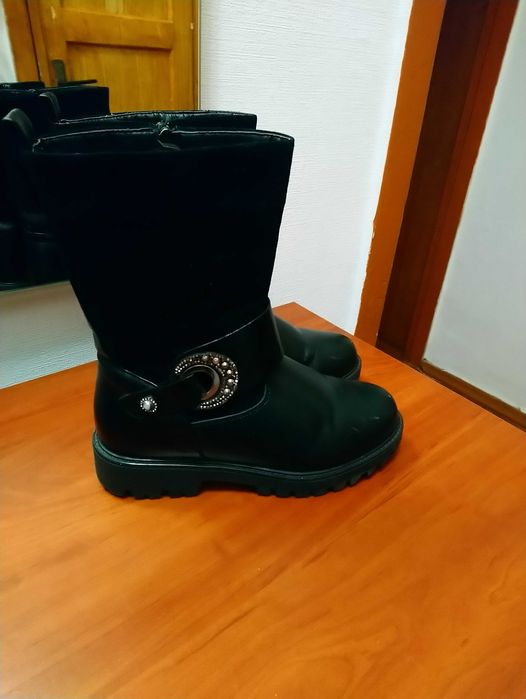 Сапоги(чоботи черевики ботинки) зима 36 р