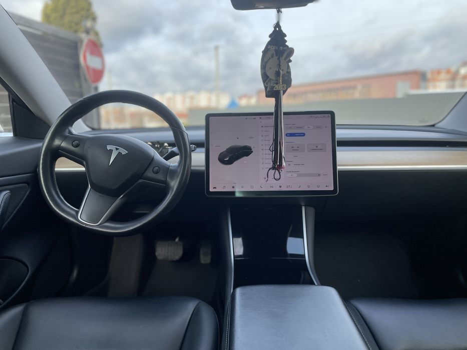 Тесла  модел 3 Продам…