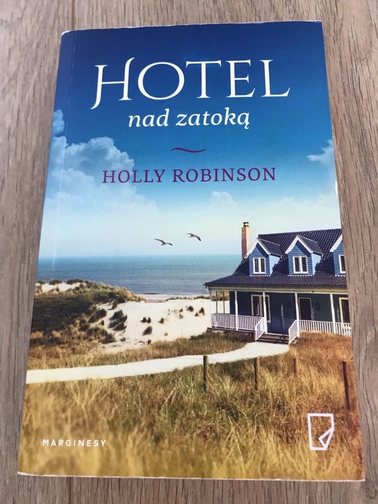 Hotel nad zatoką - Holly Robinson