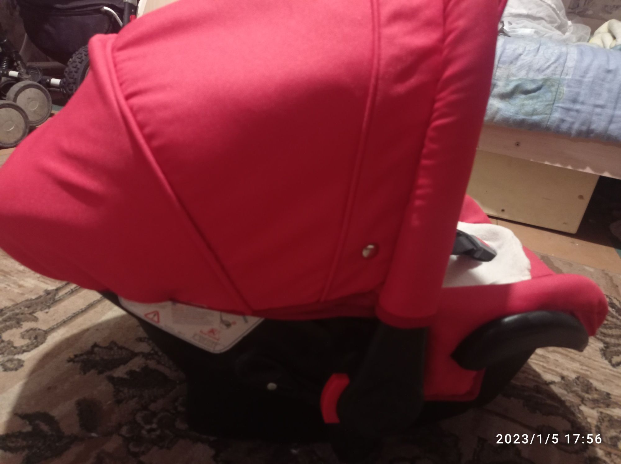 Дитяче авто кресло Adamax
