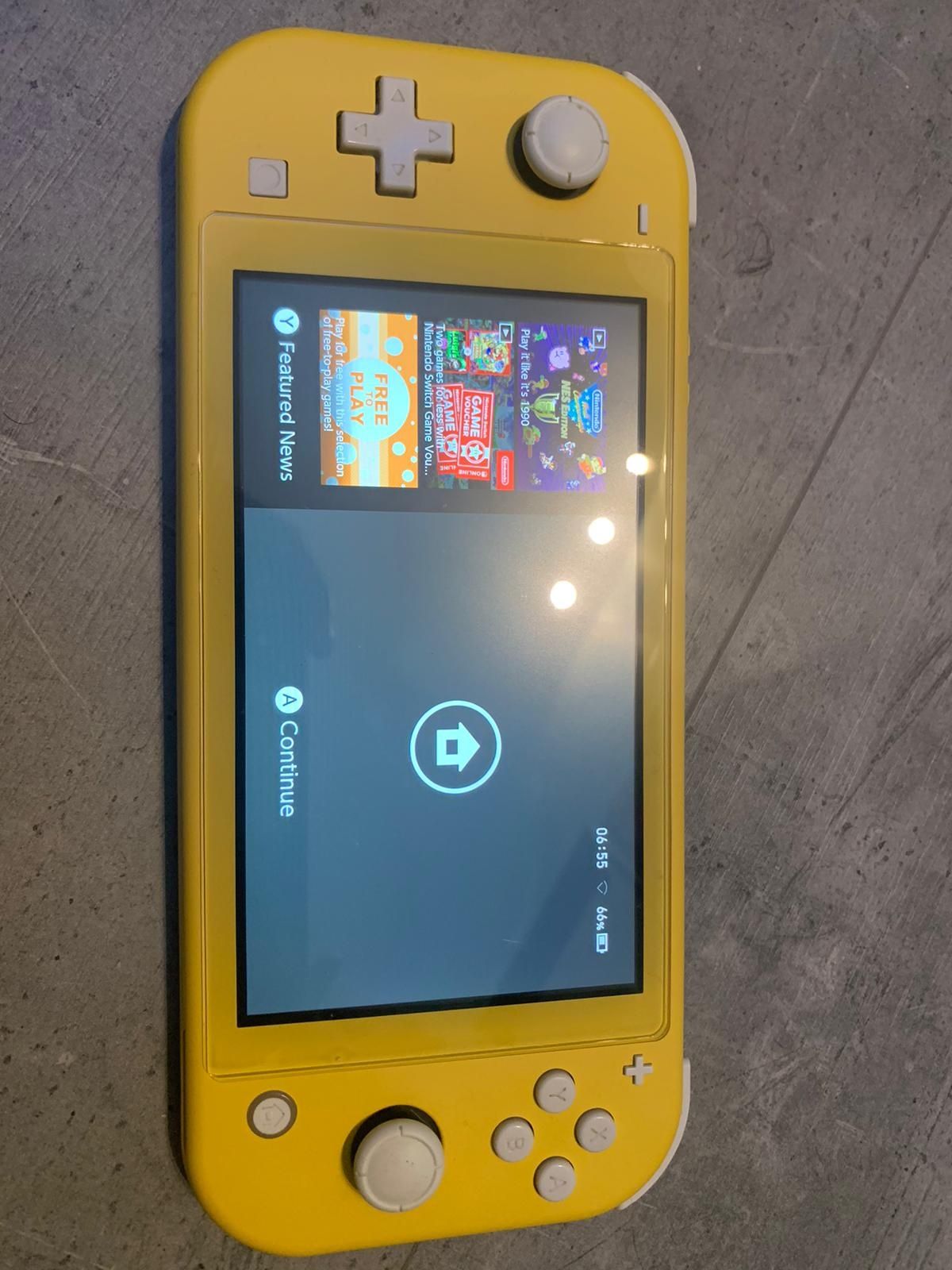 Nintendo Switch Lite żółty