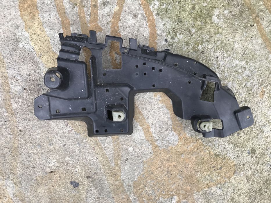 Mercedes w205 AMG кріплення накладки вихлопної  труби A205 885 46 14