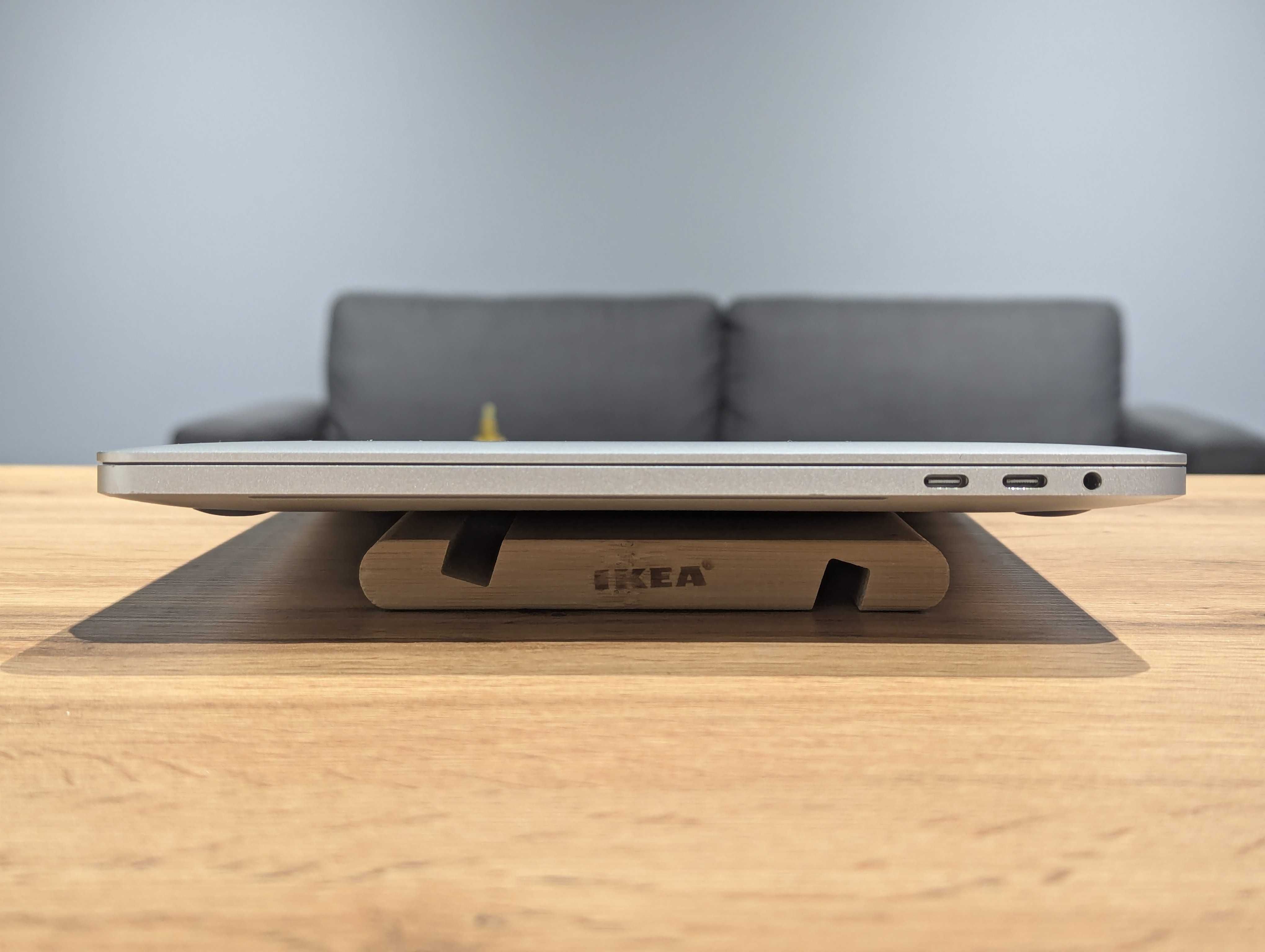Macbook pro 13 2019 core i5 2.4ghz 16/256gb