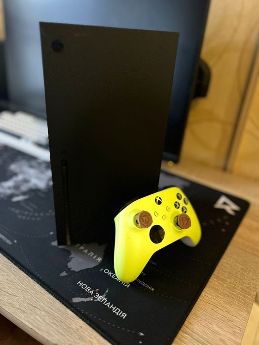 Xbox series X  Продам в гарному стані
