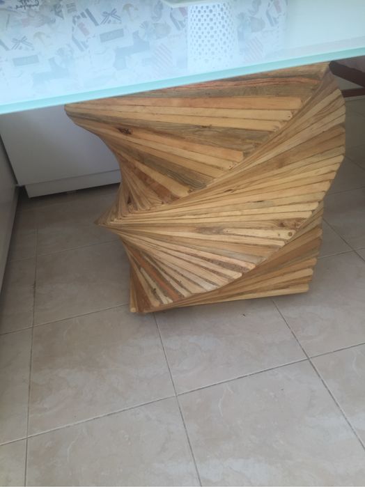 Mesa de vidro quadrado