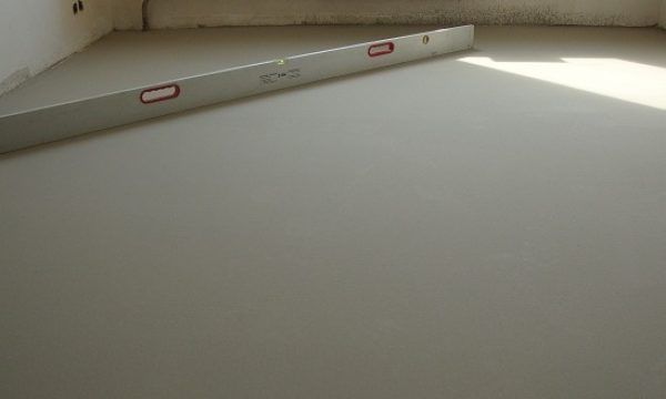 Напівсуха стяжка механізованим способом. Полусухая стяжка пола