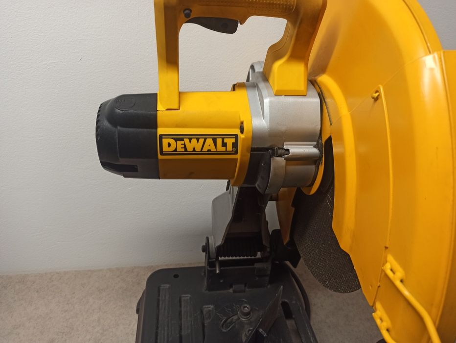 Монтажна піла DeWALT