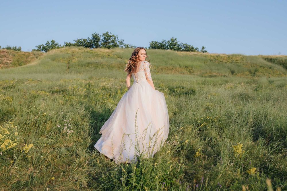 Продам весільну сукню Lady Vlady розмір 44-46 Свадебное платье