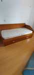 Cama de solteiro com estrado elevatório