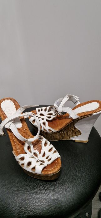 Босоніжки, шкіряні 36 розмір, 23 см.