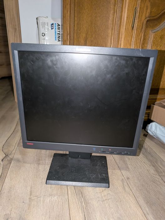Monitor 17" cali Lenovo L1711pC