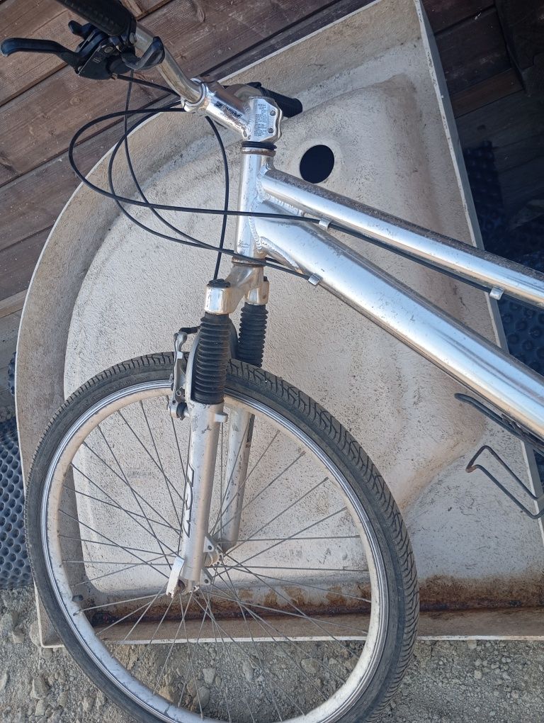 Bicicleta usada funcionando