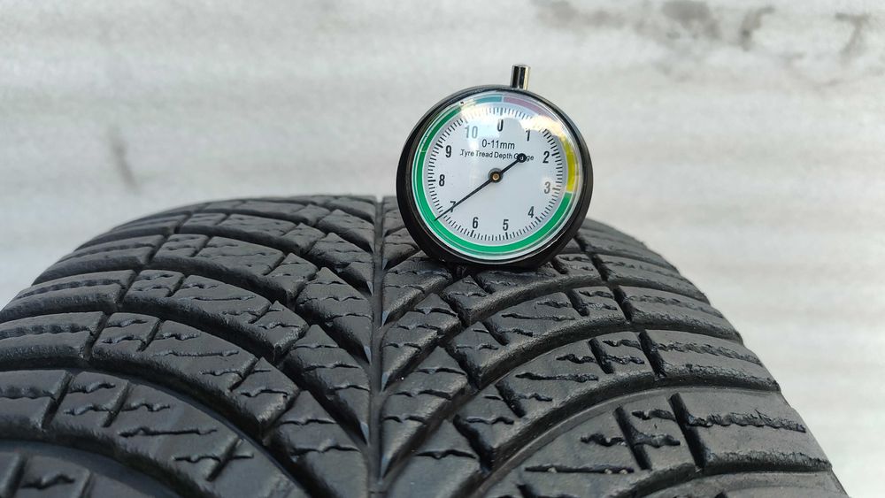 Opona Całoroczna 225/55/17C Goodyear 7mm 2022r