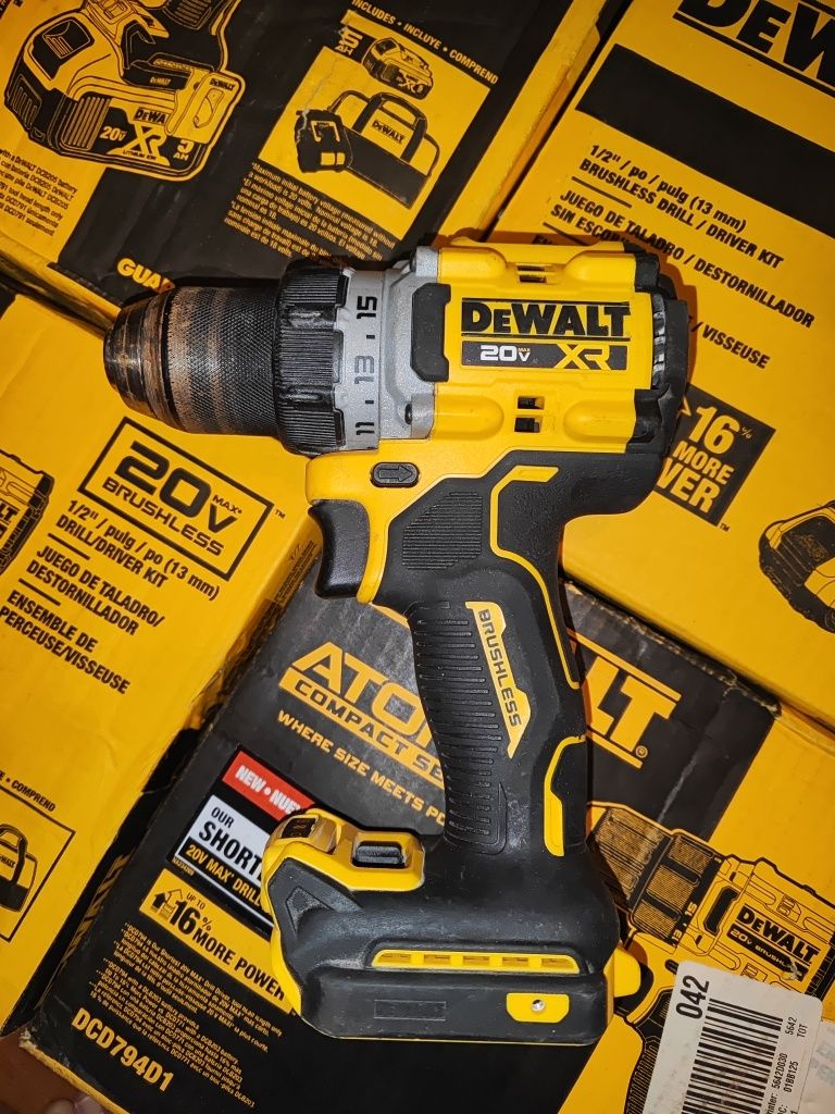 Шуруповерт Dewalt DCD800 , бу із США